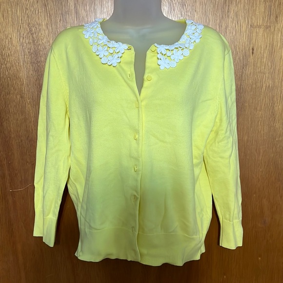 Feminine Yellow Cardigan Petite L NWOT - Picture 1 of 7